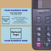 zentrierte, hellblaue Visitenkarte