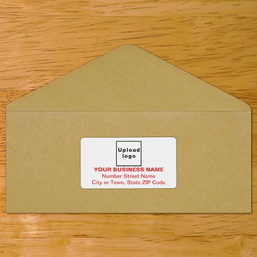zentriertes, rotes Text-Versandlabel