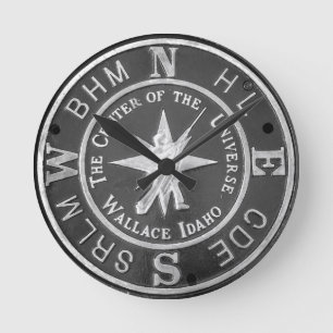 Zentrum des Universums in Wallace Idaho Runde Wanduhr