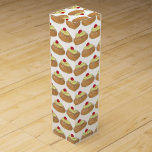 Zeppole Italienische Konditorbäckerei Pasticceria Weinbox<br><div class="desc">Das Design zeigt eine originelle Marker-Abbildung einer frittierten Teigkugel Zeppola (auch bekannt als Blenzi-, Frittelle- oder Crispelli-Konditorei), überzogen mit Pudding und Puderzucker. Ein traditionelles St. Joseph's Day Street Festival Dessert und ein klassisches italienisches Restaurant oder die Little Italy Bäckerei Leckerei! Ideal für eine italienische Bäckerei oder Pasticceria, einen italienischen LKW,...</div>