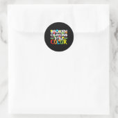 Zerbrochene Crayons immer noch Farbenbewusstsein f Runder Aufkleber (Tasche)