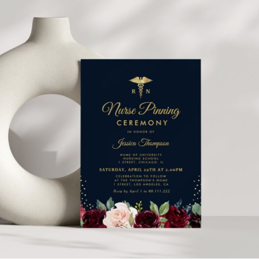 Zeremonie für die Entkörnung der modernen burgundi Einladung