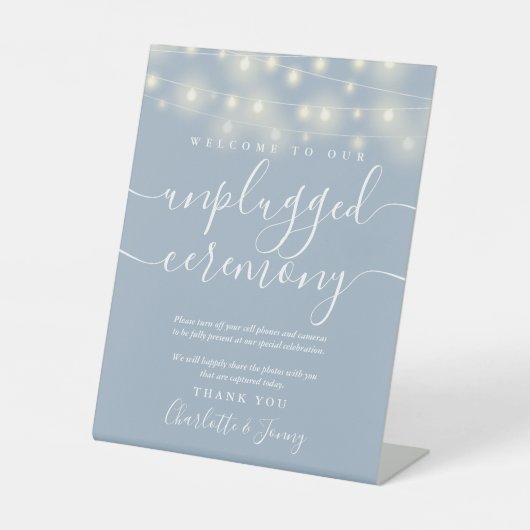 Zeremonie "String Lights Dusty Blue" Sockelschild (Vorderseite)