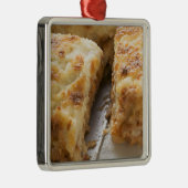 Zerkleinern Sie Lasagne, einen Teilschnitt Silbernes Ornament (Rechts)