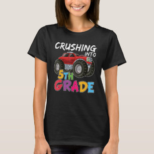 Zerkleinerung in den Niedlichen 5. Klasse-Monster- T-Shirt