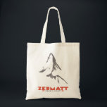 Zermatt, Wallis, Schweiz Tragetasche<br><div class="desc">Zermatt, im Kanton Südschweiz, ist ein Bergrestaurant, das für Ski, Klettern und Wandern bekannt ist. Die Stadt liegt auf einer Höhe von etwa 1.600 m unterhalb des ikonischen, pyramidenförmigen Matterhorngipfels. Die Hauptstraße, die Bahnhofstrasse, ist von Boutiquen, Hotels und Restaurants gesäumt und bietet eine belebte Après-Ski-Szene. Es gibt öffentliche Fächer für...</div>