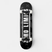 Zero Limits Dunkle Blumenaesthetik Nahtloses Muste Skateboard (Vorderseite)