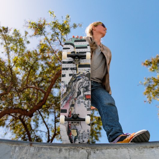 Zerrissene Kunst Skateboard (Außenbereich 1)