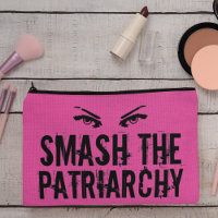Zerschlagen des Coolen Pink Feministers der Patria