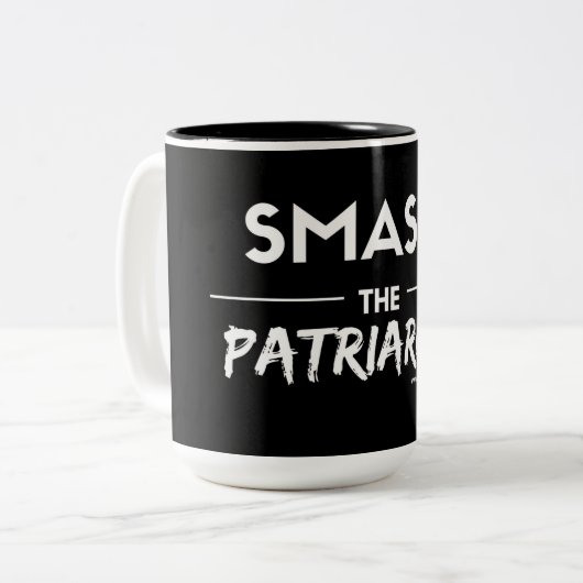 Zertrümmern die Patriarchy-Tasse Zweifarbige Tasse (Vorderseite Links)