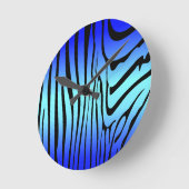 Zesty Zebra Blue Runde Wanduhr (Winkel)
