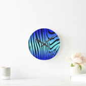 Zesty Zebra Blue Runde Wanduhr (Zuhause)
