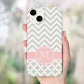 Zickzack, beige und rosa Monogramm Case-Mate iPhone Hülle