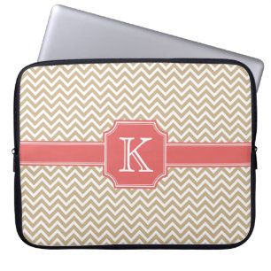 Zickzack Farbmuster - Rotes Monogramm Laptopschutzhülle