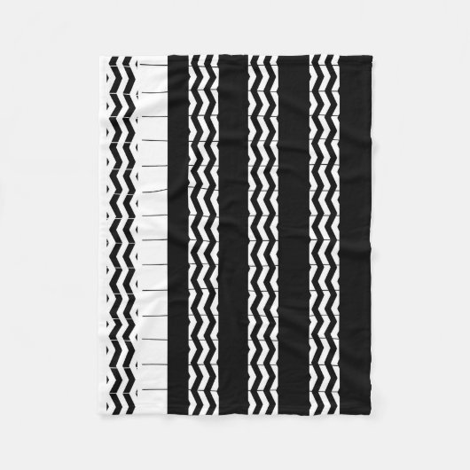 ZICKZACK FLEECEDECKE (Vorderseite)