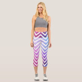 Zickzack Galaxiemuster in Rosa und Blau Capri Leggings (Vorderseite)