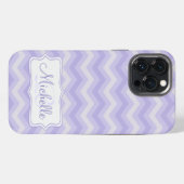 Zickzack gemustertes lila Namensinitial-iPhone-Cas iPhone Hülle (Rückseite (Horizontal))