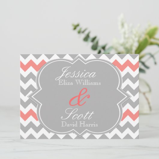 Zickzack Hochzeitseinladung von Graukorallen Einladung (Stehend Vorderseite)