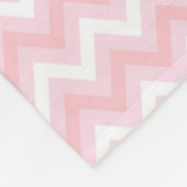 Zickzack Monogramm des Herz-Muster-Rosa-Grau-| Fleecedecke (Ecke)