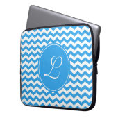 Zickzack Monogramm, elegant, trendig, hellblau Laptopschutzhülle (Vorderseite Links)
