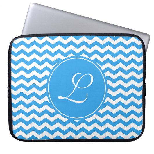 Zickzack Monogramm, elegant, trendig, hellblau Laptopschutzhülle (Vorderseite)