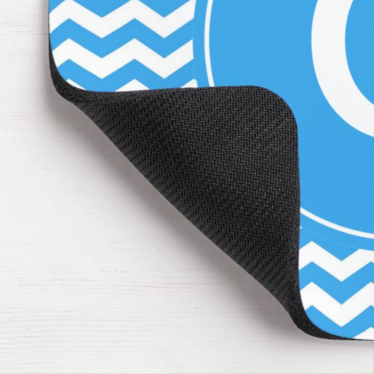 Zickzack Monogramm, elegant, trendig, hellblau Mousepad (Ecke)