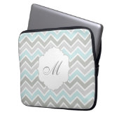 Zickzack Monogramm in Blau und Grau Zigzag Laptopschutzhülle (Vorderseite Links)