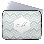 Zickzack Monogramm in Blau und Grau Zigzag Laptopschutzhülle (Vorderseite)