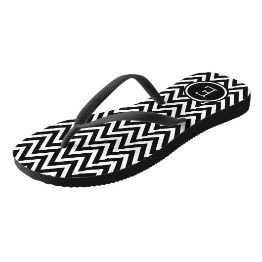 Zickzack Monogramm Schwarz/Weiß Badesandalen (Schrägansicht)