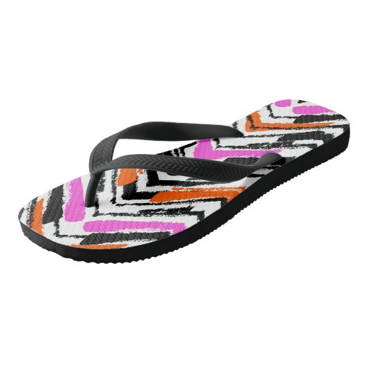 Zickzack Muster in Schwarz, Orange und Rosa Badesandalen (Schrägansicht)