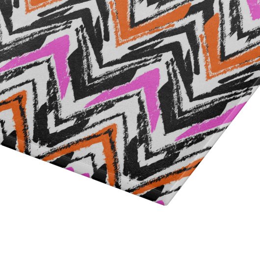 Zickzack Muster in Schwarz, Orange und Rosa Schneidebrett (Ecke)