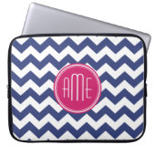 Zickzack Muster mit Monogram - Navy Magenta Laptopschutzhülle (Vorderseite)