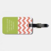 Zickzack Muster Single Monogramm - Koralle und Lim Gepäckanhänger (Rückseite horizontal)