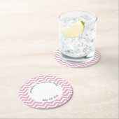 Zickzack Party in Rosa und Weiß Runder Pappuntersetzer (Vor Ort)