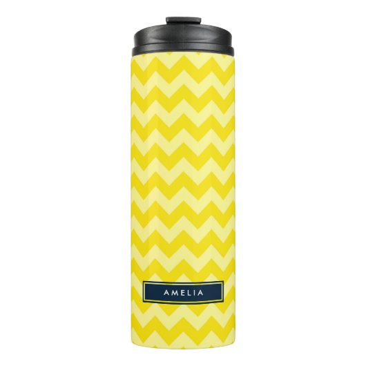 Zickzack Preppy in Shades of Yellow Monogram Thermosbecher (Vorderseite)