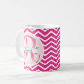Zickzack rosa Muster Monogramm Kaffeetasse (Vorderseite Links)