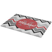 Zickzack rote graue schwarze mit Monogramm Schneidebrett (Ecke)