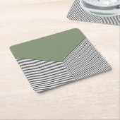 Zickzack Schwarzweiß-Design und grünes Dreieck Rechteckiger Pappuntersetzer (angewinkelt)