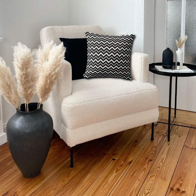 Zickzack Schwarzweißmuster Kissen (Von Creator hochgeladen)