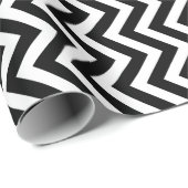 Zickzack Streifen in Schwarz und Weiß Geschenkpapier (Rolleneckpunkt)