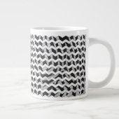 Zickzack Zebra Schwarz und Grau Jumbo-Tasse (Rechts)