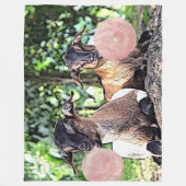 ZIEGE | Bubblegum Baby Goats by GetYerGoat™ Fleecedecke (Vorderseite)