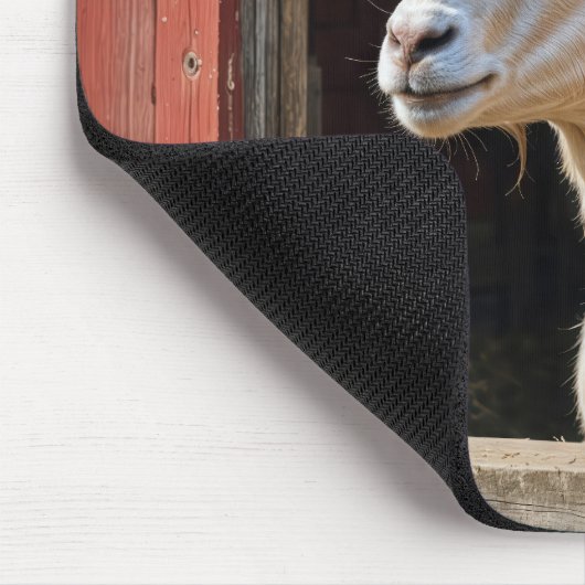 Ziege im Bargelfenster Mousepad (Ecke)