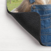 Ziege in blauer Latzhose aus Denim Mousepad (Ecke)