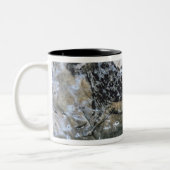 Ziege oder Gämse, Felsenmalerei im schwarzen Raum, Zweifarbige Tasse (Links)