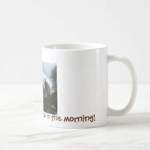 Ziege zum Trinken meinen Kaffee in der Morgen Kaffeetasse