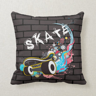Ziegelstein-Wand-Skategraffiti-Logo mit Brett Kissen