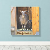 Ziegenummantelte Canvas Leinwanddruck (Insitu (Holzboden))