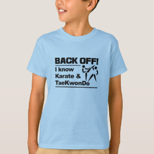 Ziehen Sie sich Shirt zurück