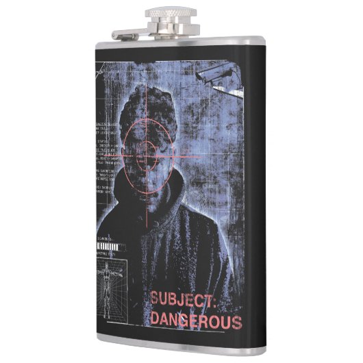 Zielorientiert - Design von Techno-Brutalist Stree Flachmann (Links)